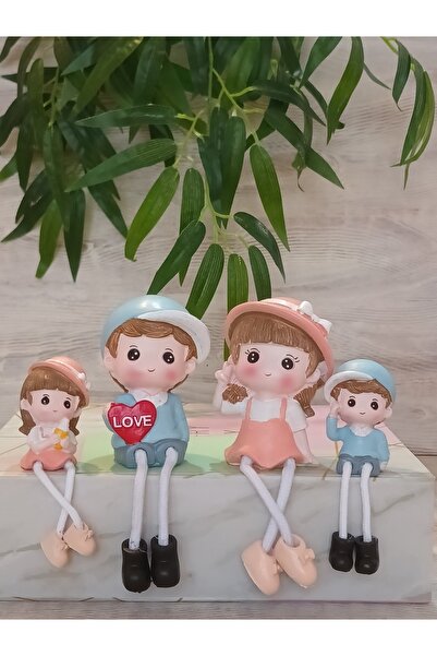 Firuze Hediyelik Ayakları sallanan ip bacaklı love yazılı şapkalı aile biblo