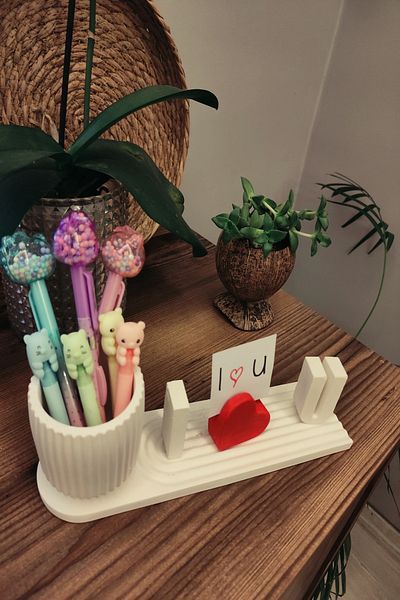 puridadesign Decorative Romantic I Love U Themed Heart Lover Note Holder and Pen Holder Set