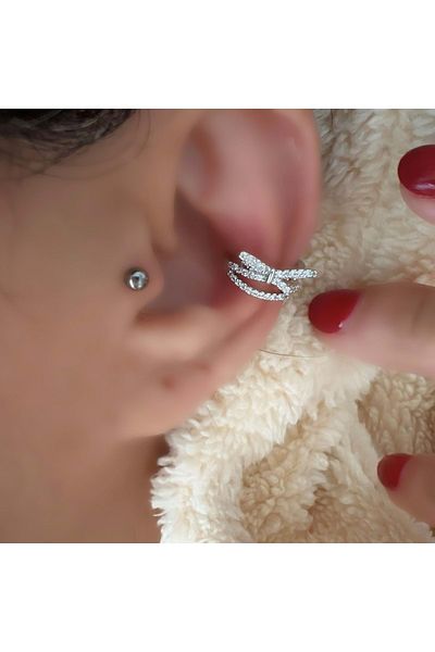 ACAR TAKI Silver Colored Cartilage Bow Pinch Earrings - Acr1642