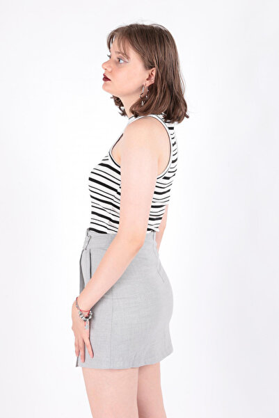 Hadise 1054 Kadın Kruvaze Bağlama Detaylı D Tokalı Mini Şort Etek Ss