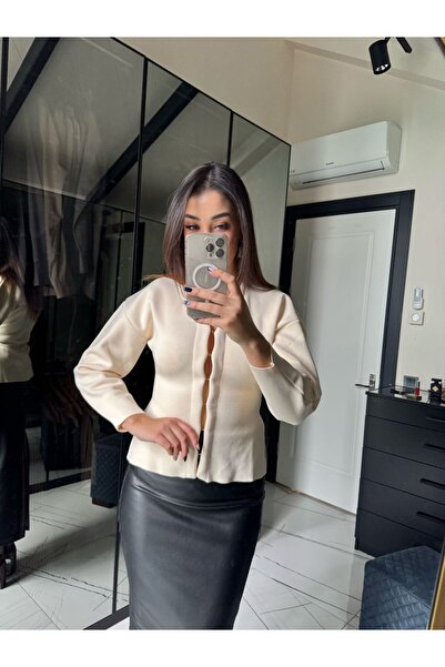 SHELA Agraflı Krem Triko Bluz