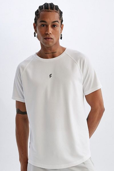 DeFacto Graues, bedrucktes Slim-Fit-Sport-T-Shirt mit Rundhalsausschnitt – kurze Ärmel V2887az24au