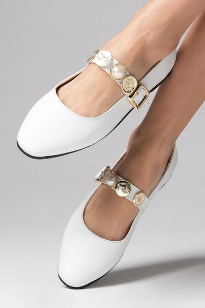 Mio Gusto Pantofi de balerină de damă cu vârf tocit cu cataramă de culoare albă Victoria