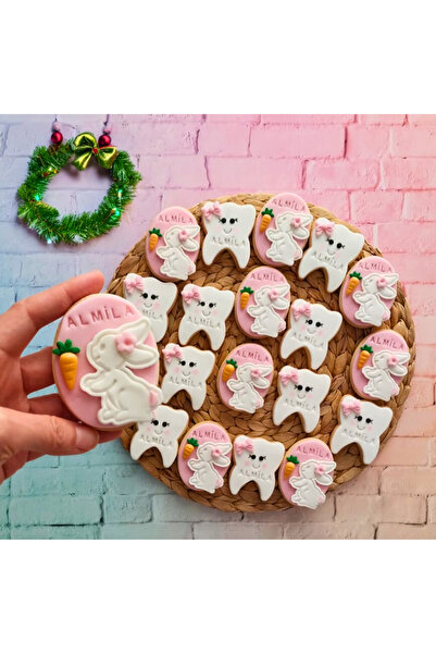 Tatlı Armağanlar Pembe İsimli Havuçlu Tavşancıklı ve Bebek Diş Butik Kurabiye - 20 Adet