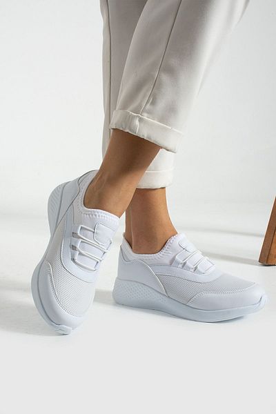 Lubrand Bílé anatomické nazouvací tenisky s flexibilní podrážkou Ležérní tenisky