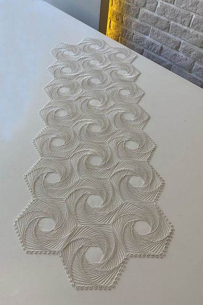 Çt Çeyizci Tekstil Γαλλική δαντέλα Λεπτομερής Μονό Τραπέζι Runner - On and Drape Runneri