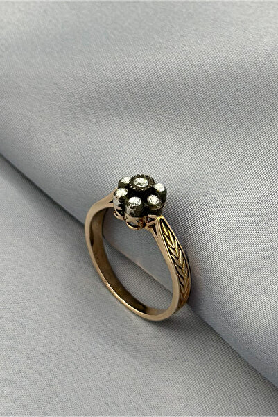 Dağıstanlı Kuyumculuk 0.15 Karat Elmaslı Çiçek Motifli 8 Ayar Altın Yüzük