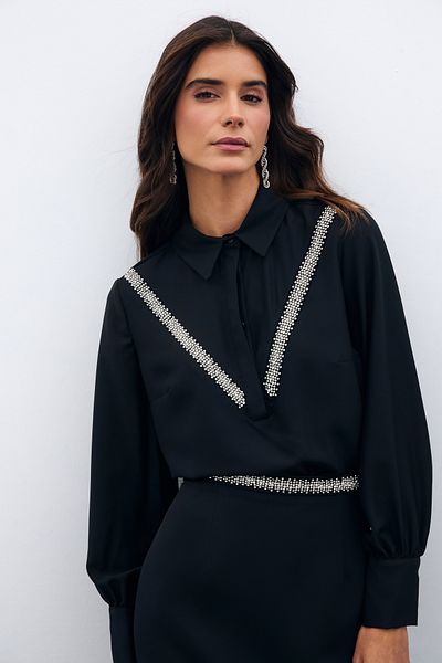 Sateen بلوزة سوداء - مع إكسسوارات شريطية