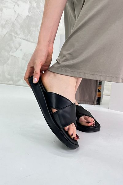 inizio Μαύρες παντόφλες σταυρού GD304