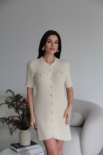 Julidress Rochie mini tricotată cu mânecă scurtă, cu nasturi crem