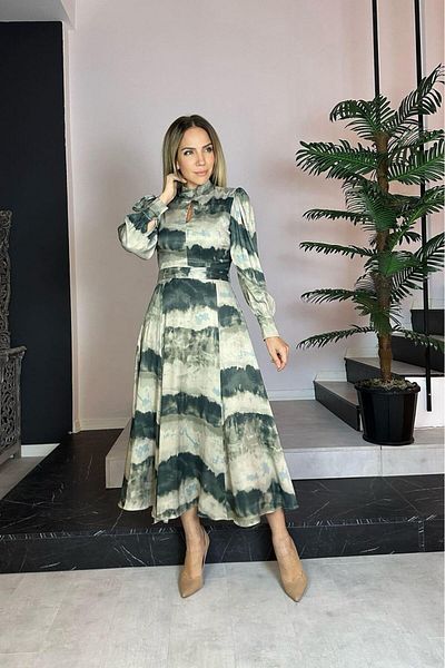 gesmoda G0799 Σατέν Φόρεμα με Λεπτομέρεια Πέτο και Σχισμή με Σχέδιο