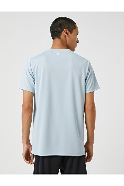 Koton Αθλητικό μπλουζάκι με ριγέ στάμπα με λαιμόκοψη που αναπνέει