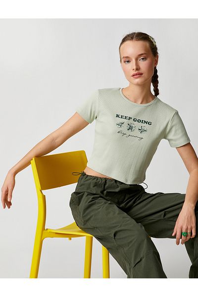 Koton Crop T-shirt με στάμπα με λαιμόκοψη κοντό μανίκι