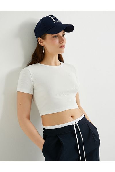 Koton Crop T-shirt με κοντομάνικο λαιμόκοψη με ραβδώσεις