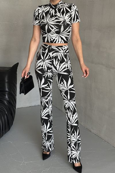 MODAGEN Set de pantaloni cu mâneci scurte cu imprimeu pe jumătate cu gât rotic pentru femei