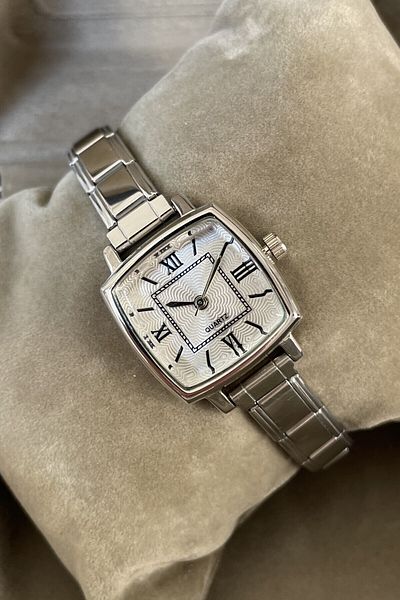 Leerybee Women's Wristwatch - Square Metal Band, Fashionable and New Year's Birthday Gift
