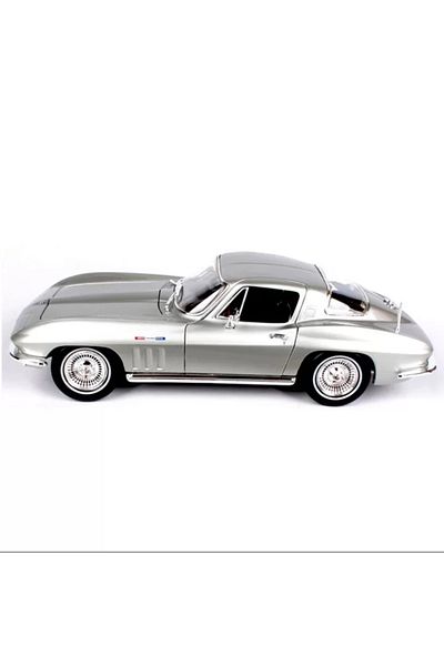 Maisto 1:18 1965 Chevrolet Corvette Die-Cast Model Car