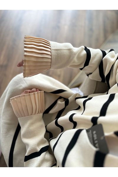 She Olive Beige Color Pleated Sleeve