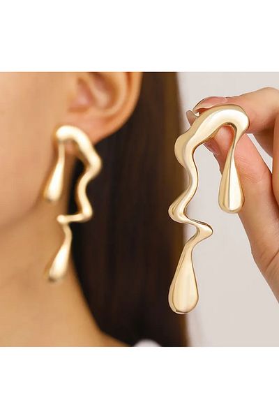 MEECY Vintage Design Gold Earrings