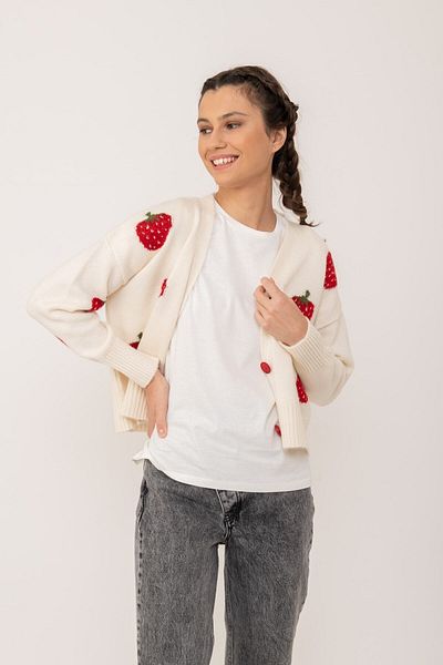 Erşan Giyim Women's Ecru Strawberry Pattern V-Neck Cardigan