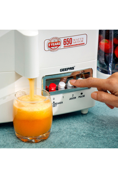Geepas محضر طعام 4 في 1 بقوة 650 واط من جيباس، سعة 1.8 لتر
