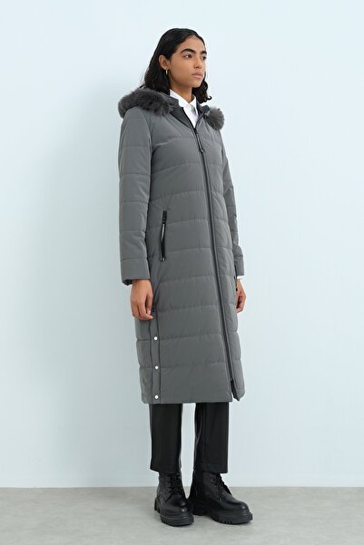 Nihan Seyyar Kapşonlu Kapitone Kaban Gri