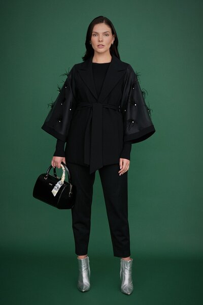 Nihan Kolları Taş ve Tüy Detaylı Ceket Siyah