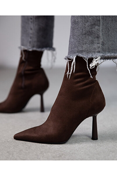 MYVOLANTE Γυναικείες μπότες με τακούνι σε ανοιχτό καφέ σουέντ