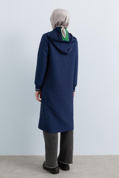 Nihan İnce Kapitone Ribana Detaylı Spor Kap Lacivert