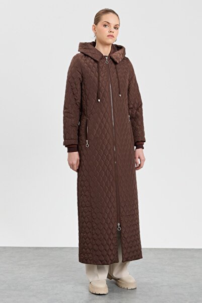 Nihan Kapşonlu Kapitone Manto Kahve