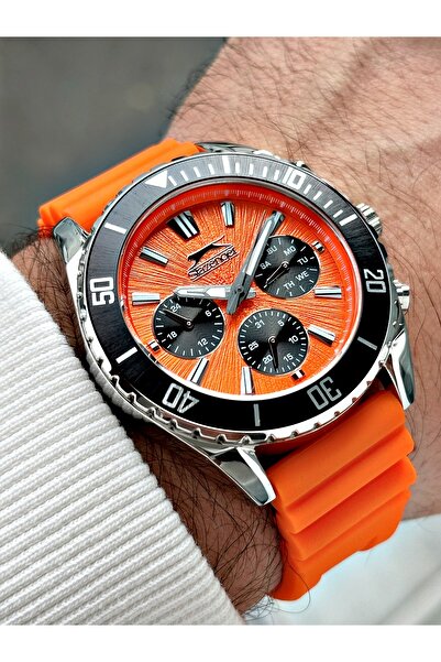Slazenger Fonksiyonlu 5 Atm Su Geçirmez Silikon Kordon Erkek Kol Saati 2274