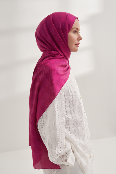 ARMANDA Italian Jacquard Houndstooth Pattern Shawl