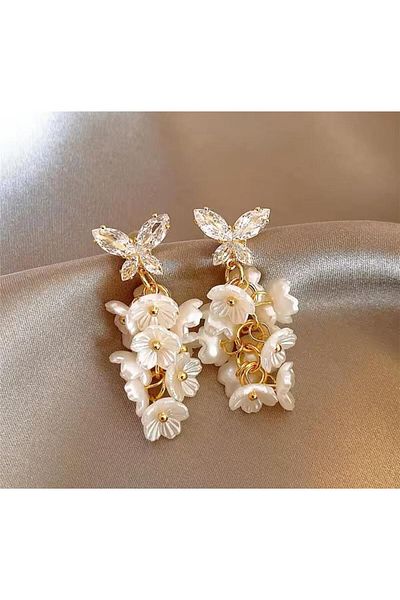 Pelin Aksesuar Cream Flower Dangle Stone Butterfly Earrings