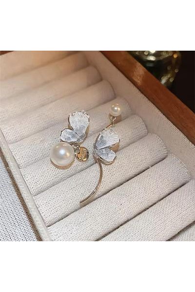 Pelin Aksesuar White Crystal Half Butterfly Asymmetrical Earrings