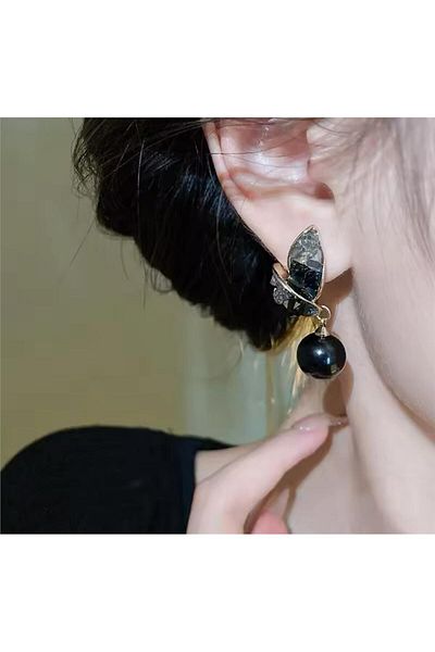 Pelin Aksesuar Black Pearl Crystal Stone Butterfly Earrings
