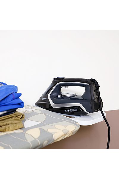Geepas 2200W Steam Iron- 2 in 1 Dry & Wet Steam Iron - Adjustable Temperature Control, Ceramic Soleplate