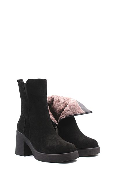 Ayakkabıhane Fur Inside and Genuine Suede Leather Outside Black Women's Heeled Boots Ah0821711261065808