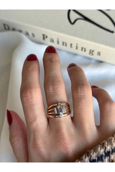 ringbox Gold Stone Detailed Ring