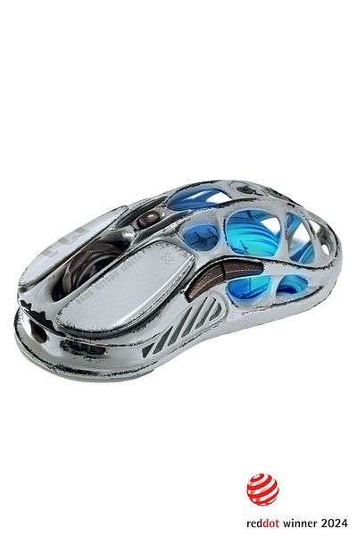 Gravastar ماوس GravaStar M1 Pro: Silver Mist، Alloy Elegance، PAW3395، 26000 نقطة في البوصة، 650 IPS، عمر بطارية 200/146 ساعة