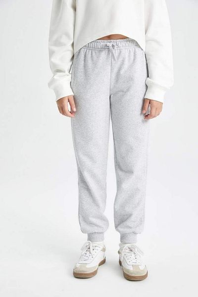 DeFacto Graue Standard-Fit-Schul-Jogginghose für Mädchen mit elastischem Bund an der Taille Y1226a624au