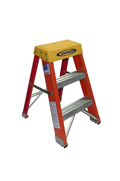 WERNER 2FT TYPE IA FIBERGLASS STEP STOOL 6202