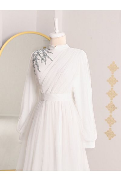 Modamorfo Abendkleid aus Tüll mit drapiertem Gürtel und Steindetail