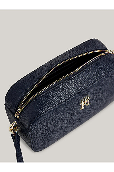 Tommy Hilfiger Kadın TH Emblem Kamera Çantası