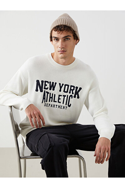 LC Waikiki Ecru guler rotund Pulover pentru bărbați cu mâneci lungi brodat