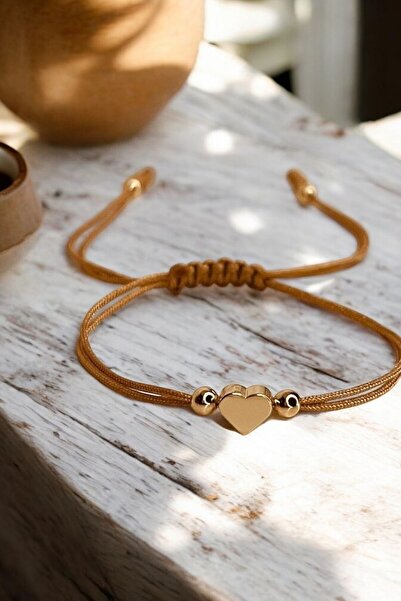 LA TINY AKSESUAR سوار حبل مكرامية على شكل قلب