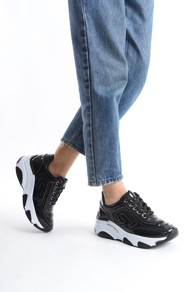 Moda Değirmeni Pantofi de damă din piele lăcuită neagră - Pantofi sport confortabili cu talpă groasă și în relief BG1154-101-0006