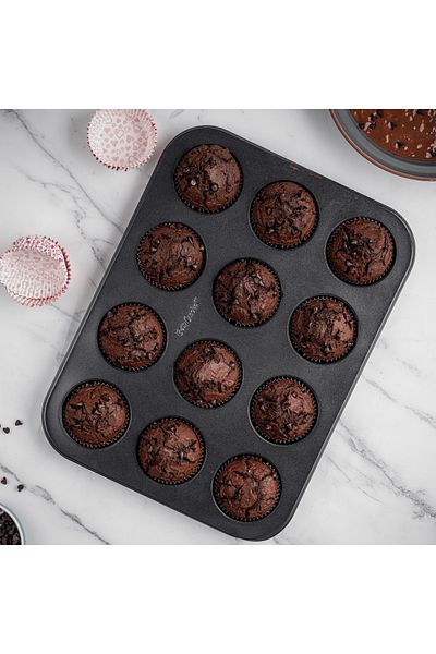 BETTY CROCKER Non-Stick Baking Muffin Pan 12 Cups & 60 Pieces Paper Cups 35Cm Grey