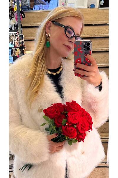 Esmeray Aksesuar Vip Çelik Gold Renk Yeşil Damla Taş Sallantılı Premium Seri Özel Tasarım Küpe Uzunluk 6 cm.