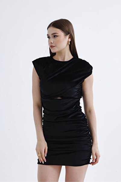 Ivy Clo Siyah Vatkalı Vücuda Oturan Drapeli Elbise