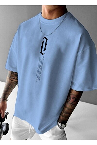 DM DOLCE MORE تي شيرت مطبوع عليه نص عمودي